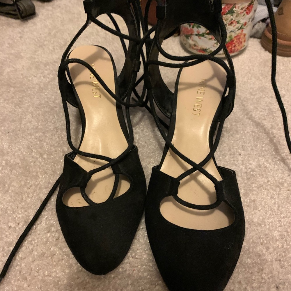 Perfect condition Nine West tie up heels